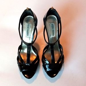 Steve Madden black stiletto shoes. Size 9.